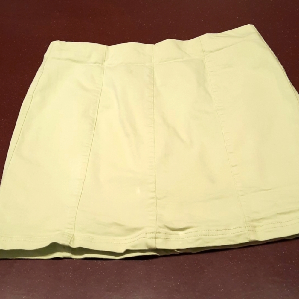 Lime Green Skort with a lot of stretch....INTRO. Love The Fit  brand 12P